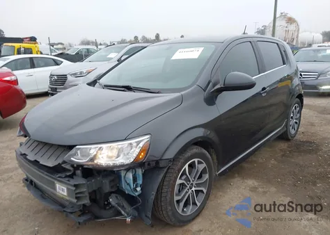 2020 Chevrolet Sonic Lt z USA, uszkodzony, nr VIN 1G1JD6SB4L4105155